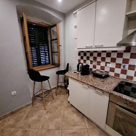 Cozy 2 Bedroom Apartment In Antique Bizanti Palace Kotor Exterior foto