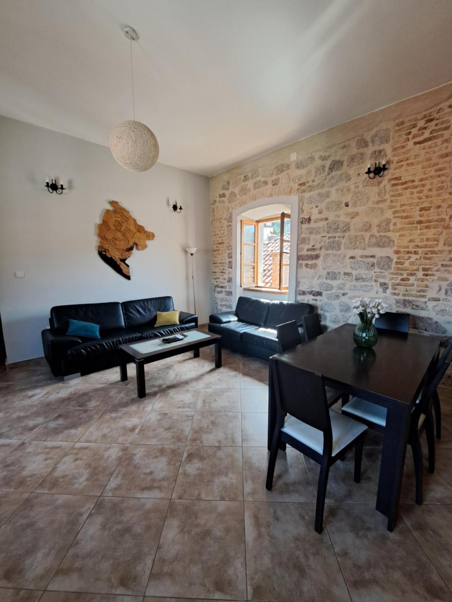 Cozy 2 Bedroom Apartment In Antique Bizanti Palace Kotor Quarto foto